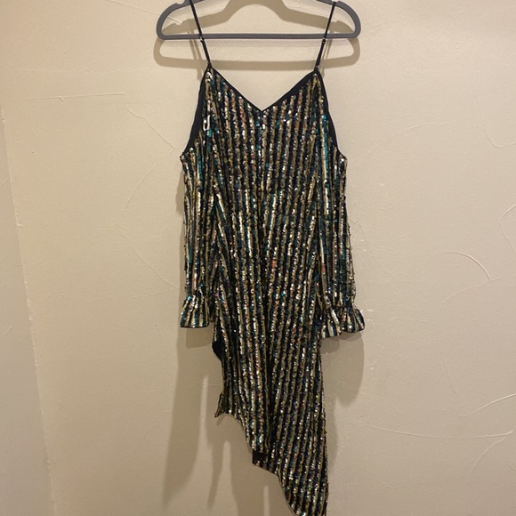 NWOT Tularosa/Revolve size small off the shoulder asymmetrical dress - Picture 4 of 4